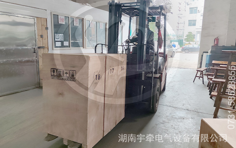 矿用电机车配件出口海外 2.jpg